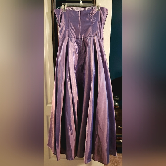 Vintage Scott McClintock Millenium 2000 - Strapless Iridescent Purple Gown - Picture 2 of 4